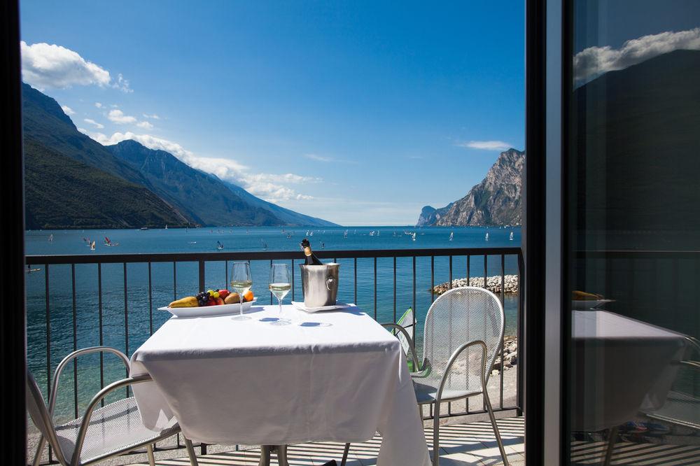 Hotel Lido Blu - Surf & Bike Torbole Sul Garda Екстер'єр фото