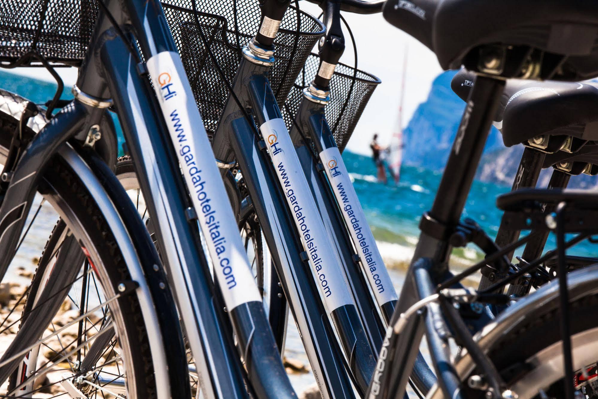 Hotel Lido Blu - Surf & Bike Torbole Sul Garda Екстер'єр фото