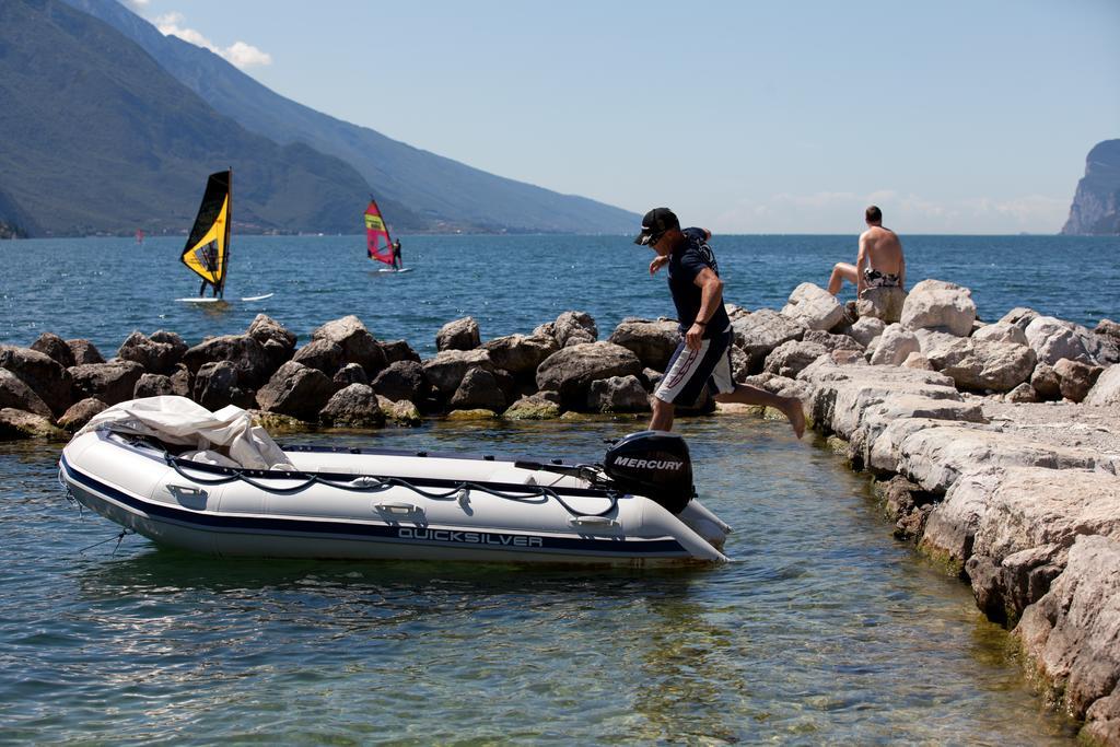 Hotel Lido Blu - Surf & Bike Torbole Sul Garda Екстер'єр фото