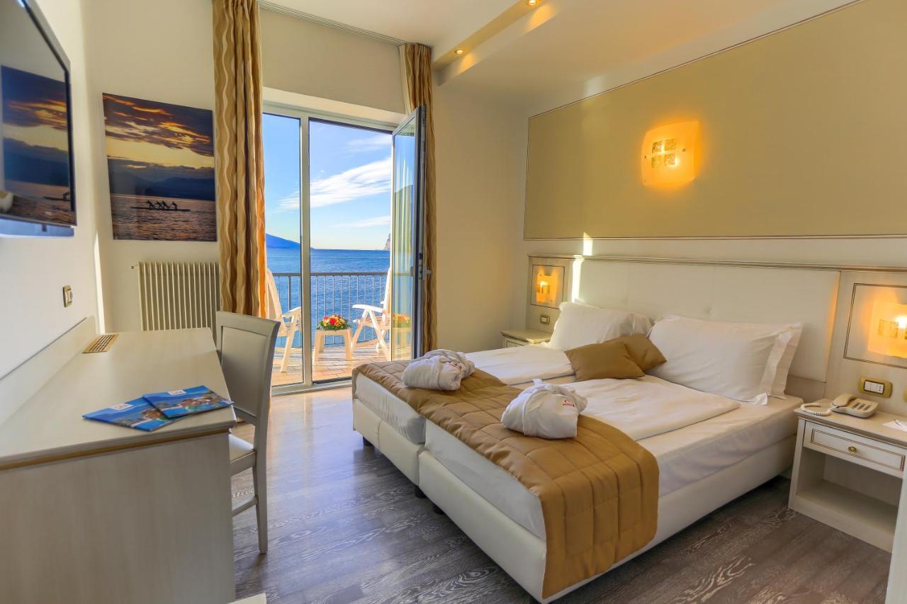 Hotel Lido Blu - Surf & Bike Torbole Sul Garda Екстер'єр фото