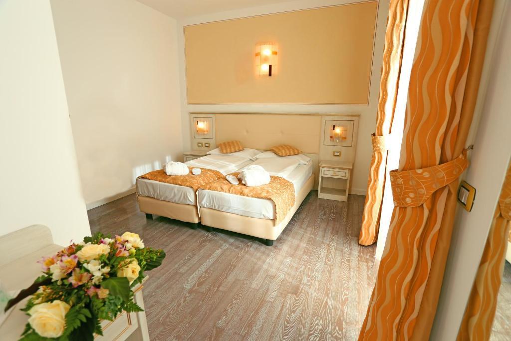 Hotel Lido Blu - Surf & Bike Torbole Sul Garda Екстер'єр фото