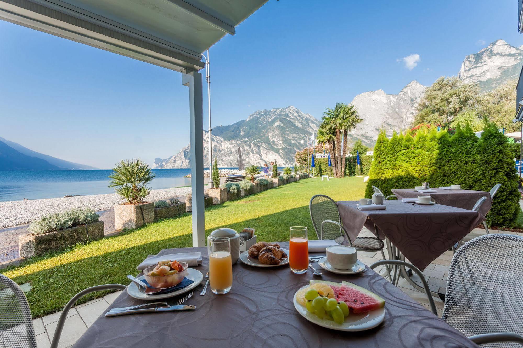 Hotel Lido Blu - Surf & Bike Torbole Sul Garda Екстер'єр фото