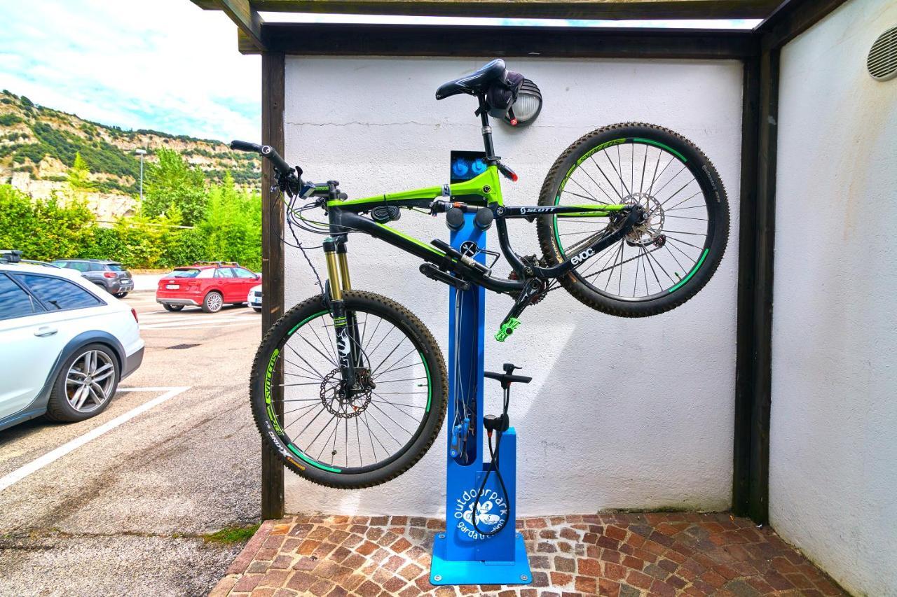 Hotel Lido Blu - Surf & Bike Torbole Sul Garda Екстер'єр фото